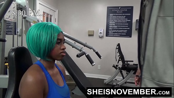 sexy amateur ebony sells her gym equipment and fucked