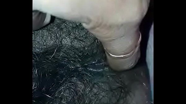 desi lady fingering her hairy indian pussy on livecam