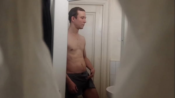 guick masturbating in wc