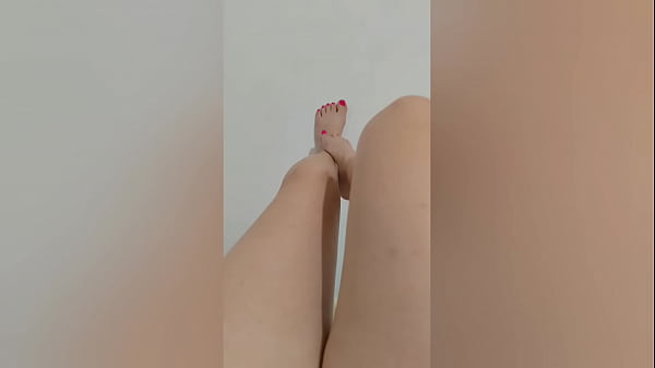 hot american brunette teen show her hairy pussy